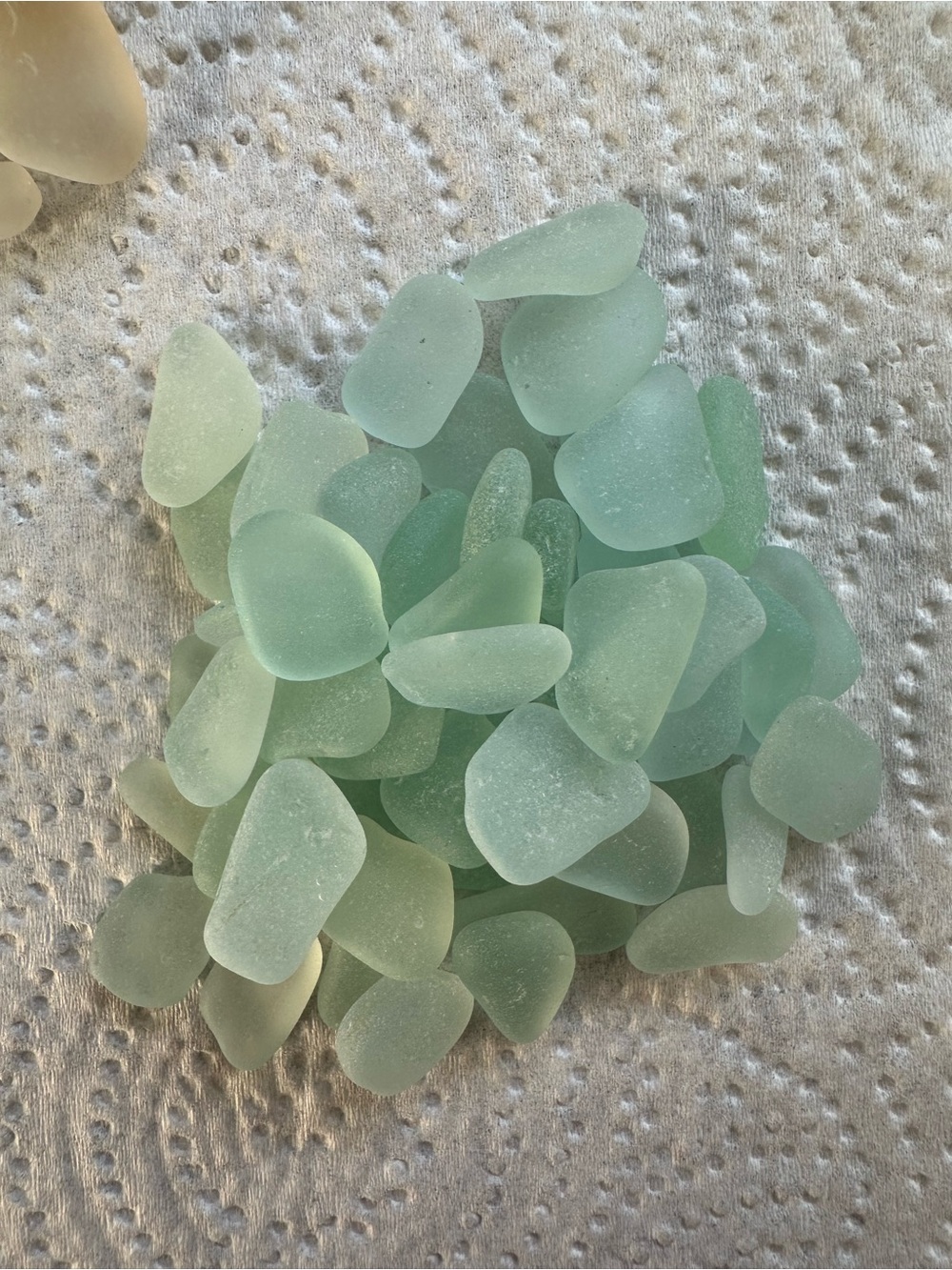 Assorted Seaglass Genuine Pieces Blue Green White Small Medium Jewelry Decor - Picture 6 of 6